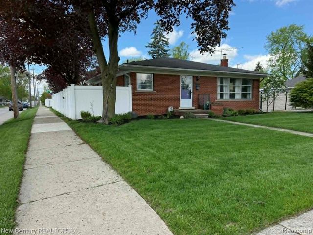 220 S Marias Avenue, Clawson, MI 48017