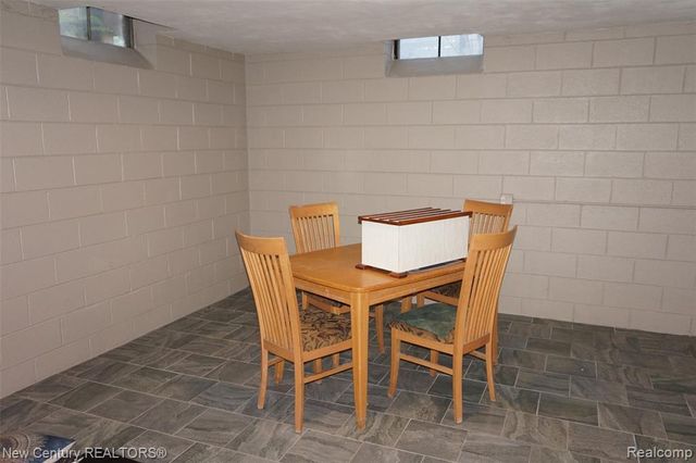 220 S Marias Avenue, Clawson, MI 48017
