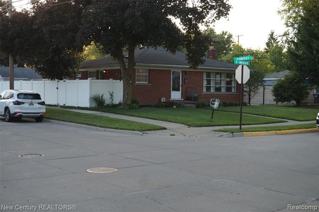 220 S Marias Avenue, Clawson, MI 48017