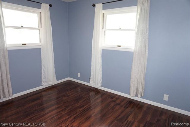 220 S Marias Avenue, Clawson, MI 48017