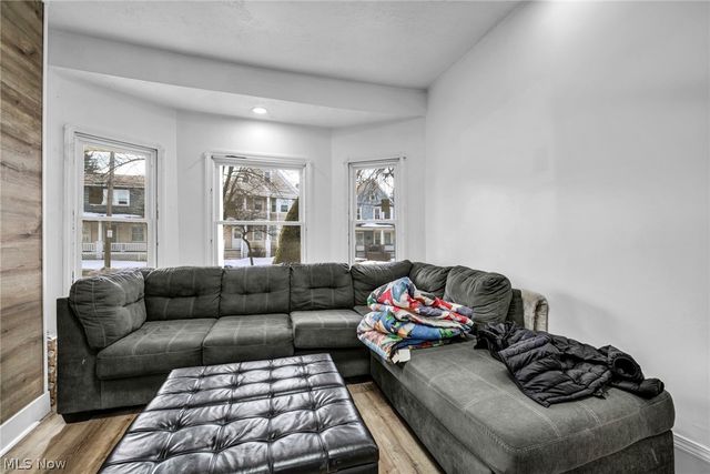 6923 Fullerton Avenue, Cleveland, OH 44105