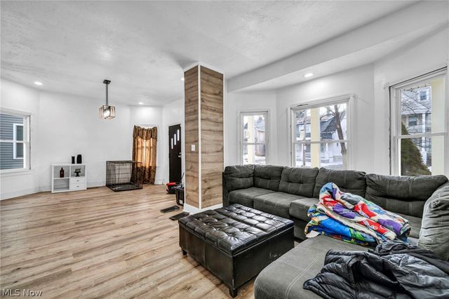 6923 Fullerton Avenue, Cleveland, OH 44105