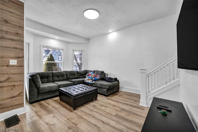 6923 Fullerton Avenue, Cleveland, OH 44105