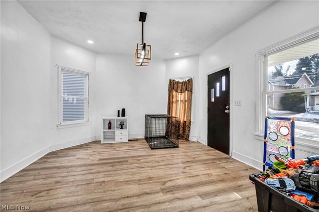 6923 Fullerton Avenue, Cleveland, OH 44105