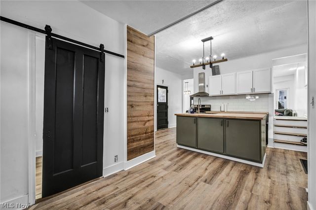 6923 Fullerton Avenue, Cleveland, OH 44105