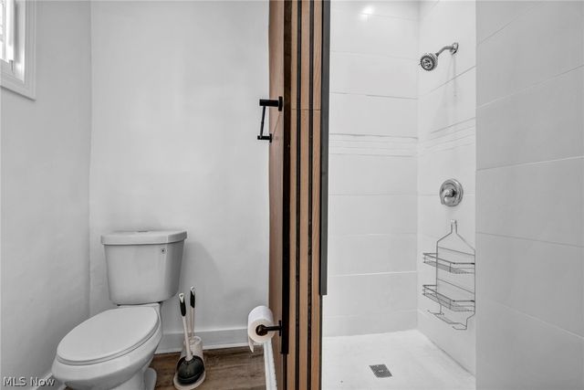 6923 Fullerton Avenue, Cleveland, OH 44105