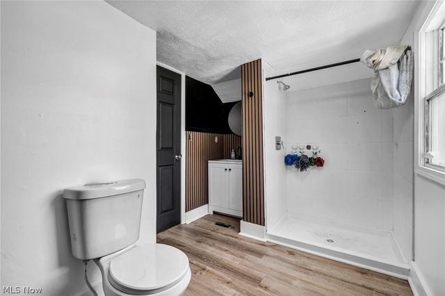 6923 Fullerton Avenue, Cleveland, OH 44105