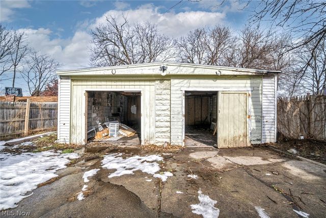 6923 Fullerton Avenue, Cleveland, OH 44105