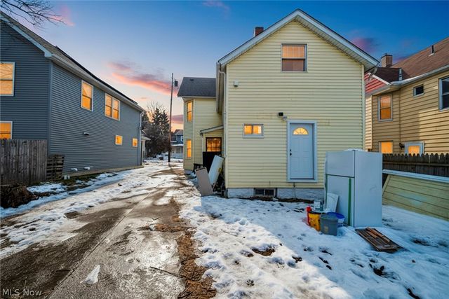 6923 Fullerton Avenue, Cleveland, OH 44105