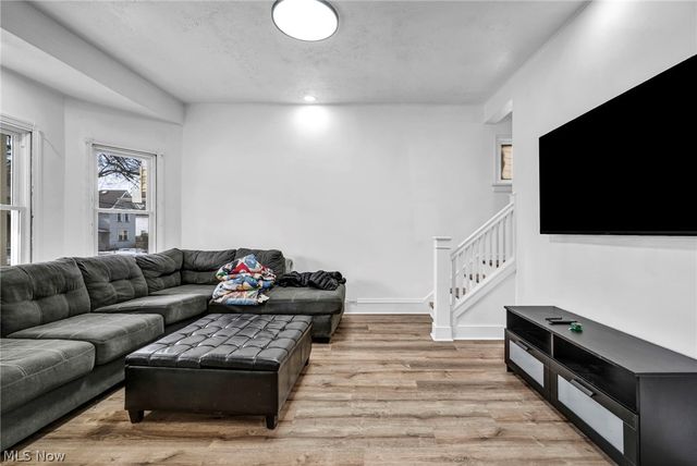 6923 Fullerton Avenue, Cleveland, OH 44105