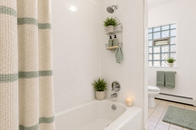 2051 E 72ND Place, Chicago, IL 60649