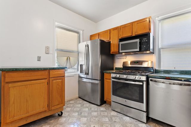 2051 E 72ND Place, Chicago, IL 60649