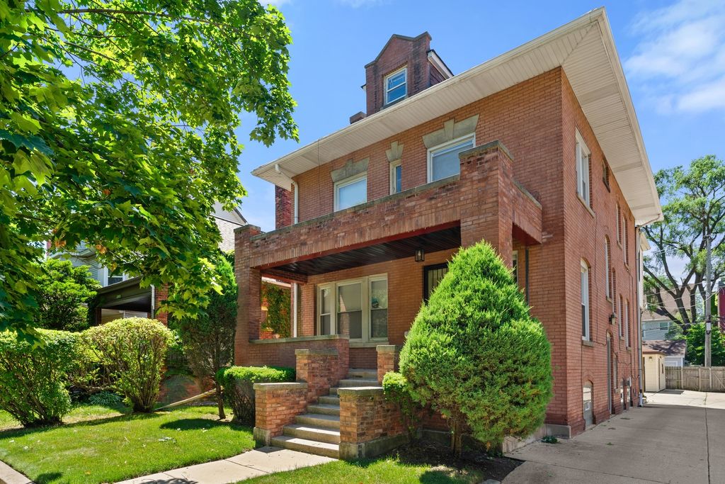 2051 E 72ND Place, Chicago, IL 60649