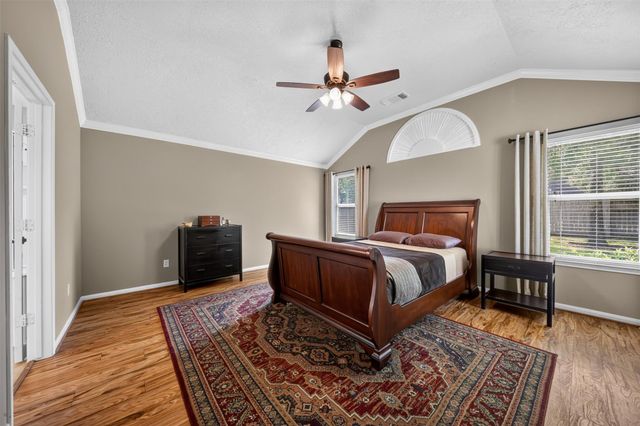 127 N Hawthorne Hollow Circle, The Woodlands, TX 77384