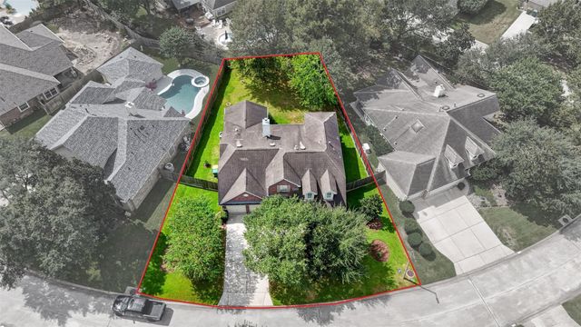 127 N Hawthorne Hollow Circle, The Woodlands, TX 77384