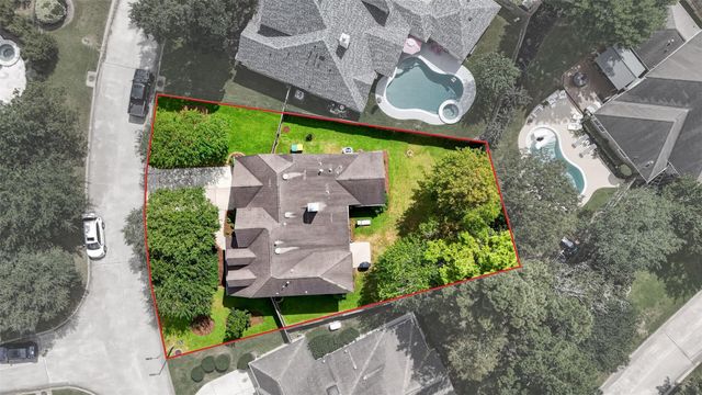 127 N Hawthorne Hollow Circle, The Woodlands, TX 77384