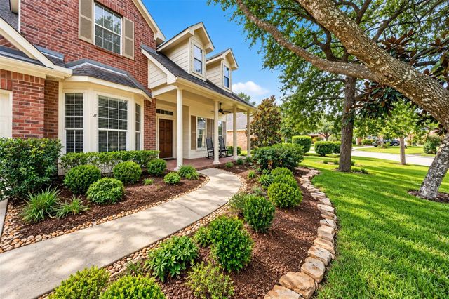 127 N Hawthorne Hollow Circle, The Woodlands, TX 77384