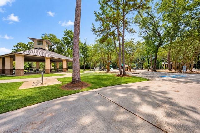 127 N Hawthorne Hollow Circle, The Woodlands, TX 77384