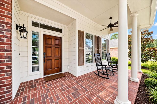 127 N Hawthorne Hollow Circle, The Woodlands, TX 77384