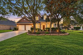 127 N Hawthorne Hollow Circle, The Woodlands, TX 77384