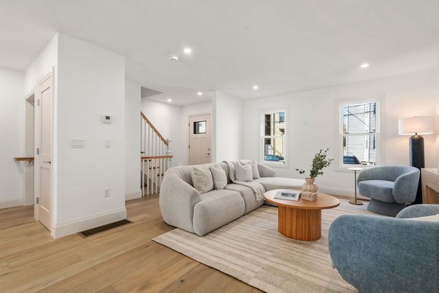 162 W Seventh Street, Boston, MA 02127