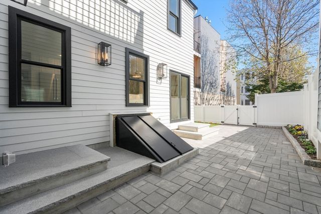 162 W Seventh Street, Boston, MA 02127