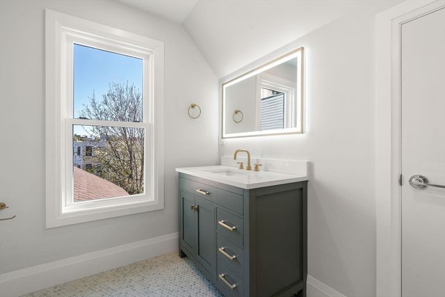 162 W Seventh Street, Boston, MA 02127