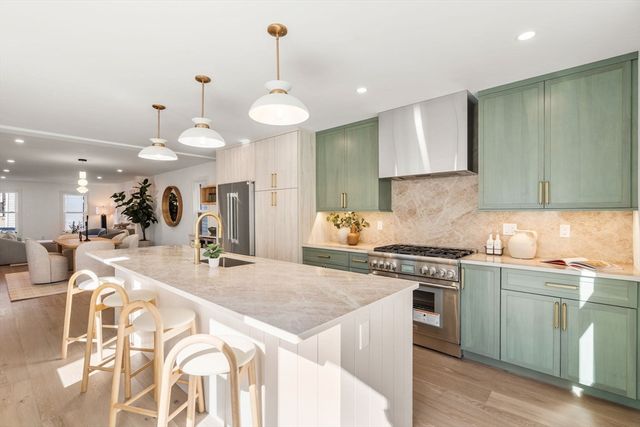 162 W Seventh Street, Boston, MA 02127