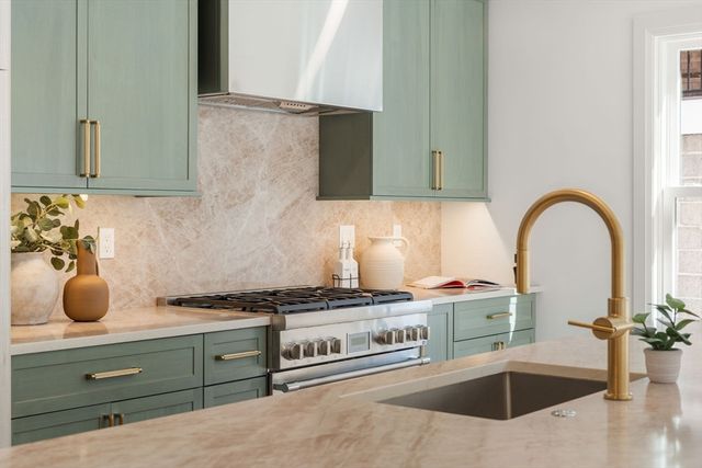162 W Seventh Street, Boston, MA 02127