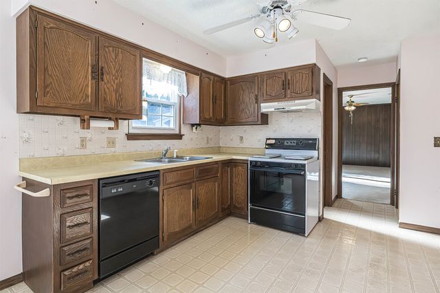 2741 E 41ST Street, Erie, PA 16510