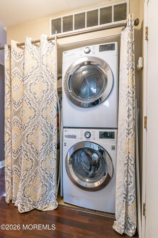 105 Neilly Court 105, Old Bridge, NJ 08857