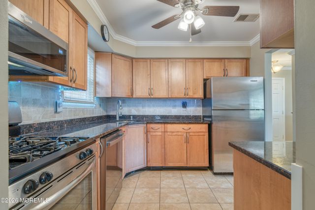 105 Neilly Court 105, Old Bridge, NJ 08857