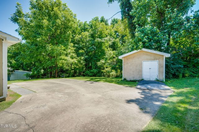 2250 High Street, Bristol, VA 24201