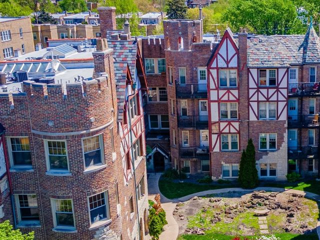 5717 N Kimball Avenue 2N, Chicago, IL 60659