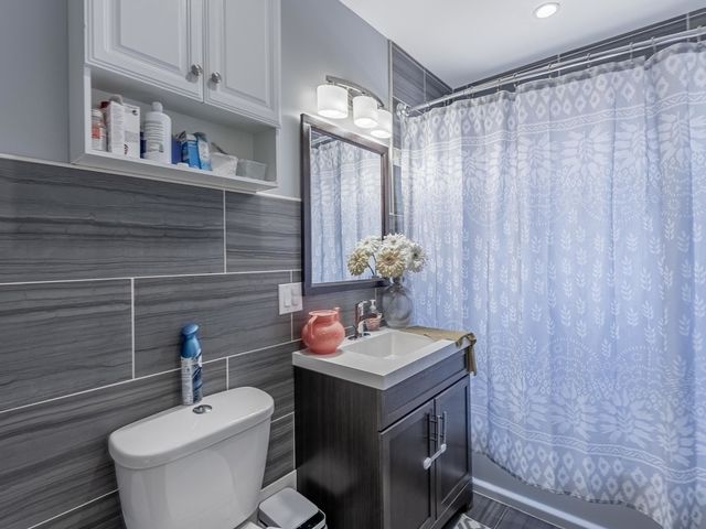 5717 N Kimball Avenue 2N, Chicago, IL 60659