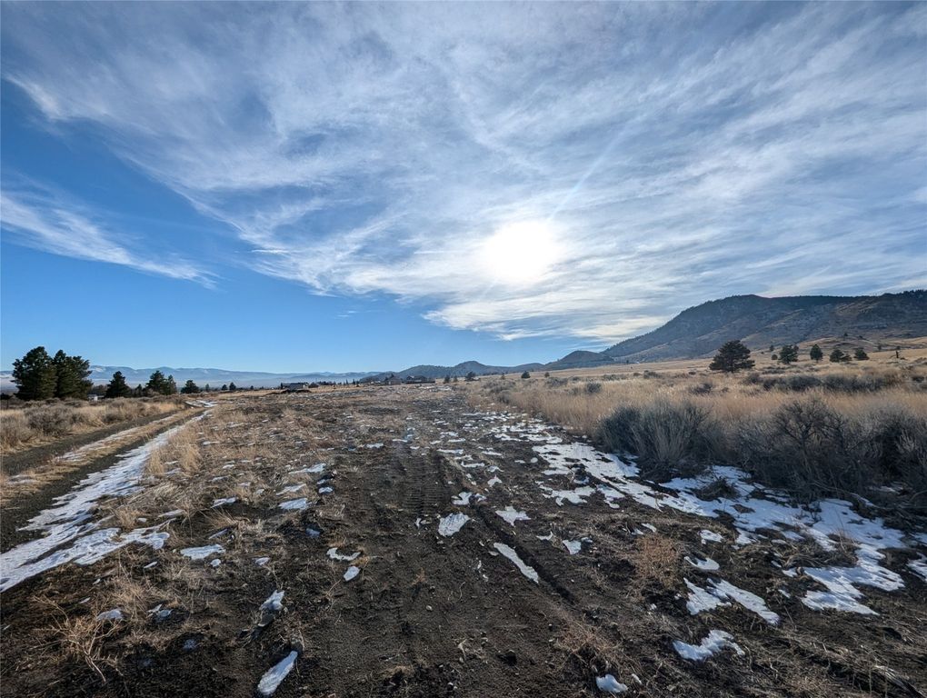 Image 17 of property listing at 46 John G Mine Road, Helena, MT 59602