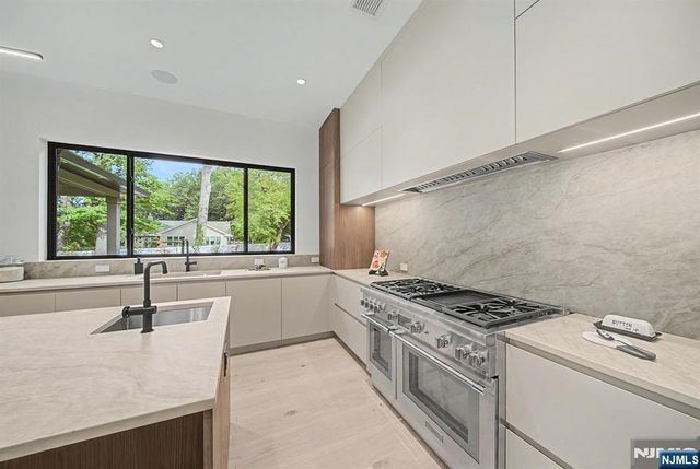 66 Jefferson Avenue, Tenafly, NJ 07670