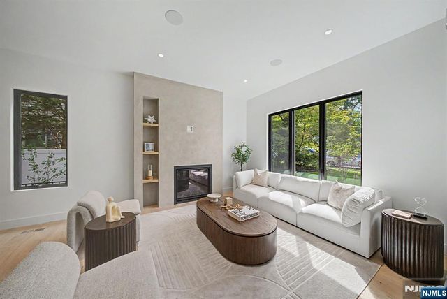 66 Jefferson Avenue, Tenafly, NJ 07670