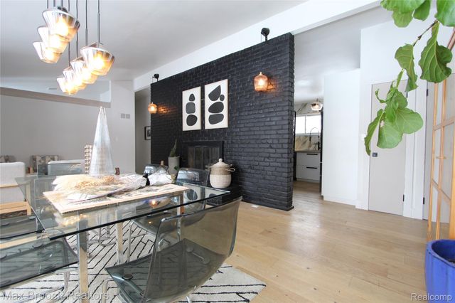 32700 Evergreen Road, Beverly Hills Village, MI 48025