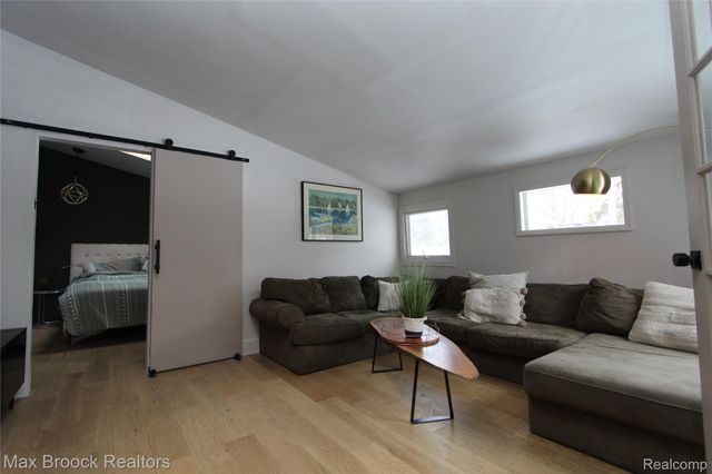 32700 Evergreen Road, Beverly Hills Village, MI 48025