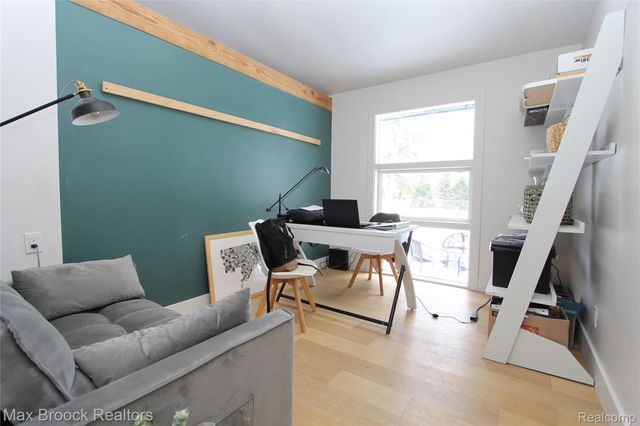 32700 Evergreen Road, Beverly Hills Village, MI 48025