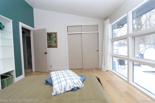 32700 Evergreen Road, Beverly Hills Village, MI 48025