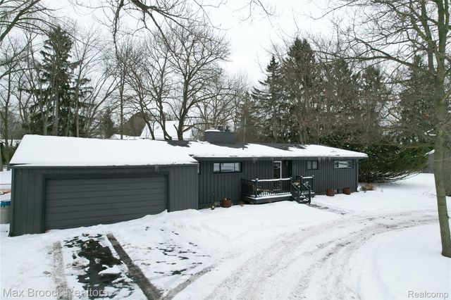 32700 Evergreen Road, Beverly Hills Village, MI 48025