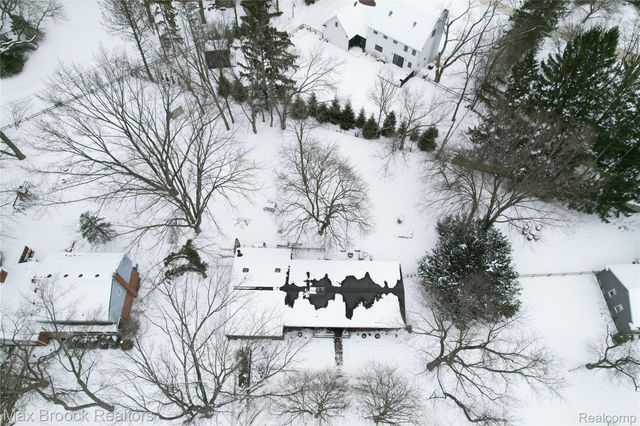 32700 Evergreen Road, Beverly Hills Village, MI 48025