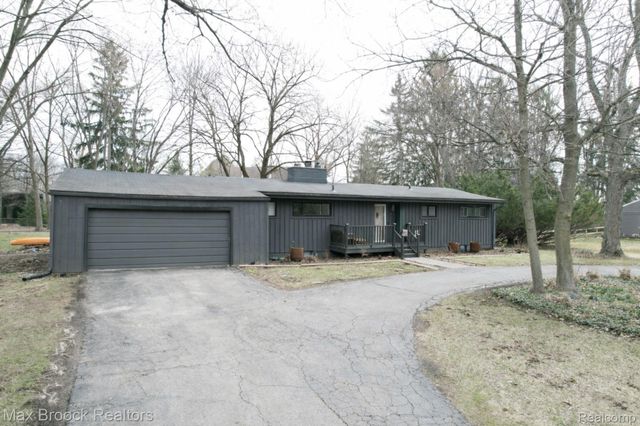 32700 Evergreen Road, Beverly Hills Village, MI 48025