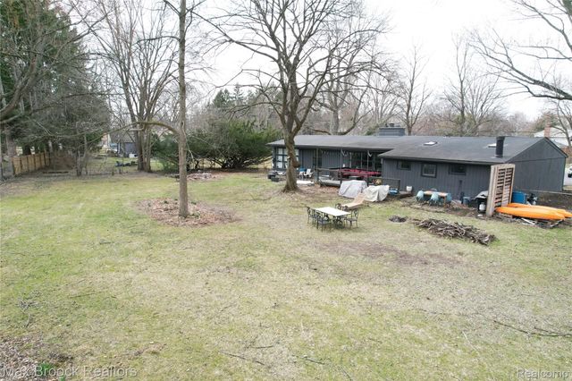 32700 Evergreen Road, Beverly Hills Village, MI 48025