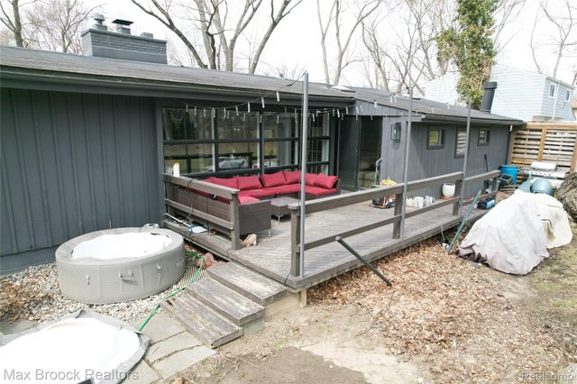 32700 Evergreen Road, Beverly Hills Village, MI 48025