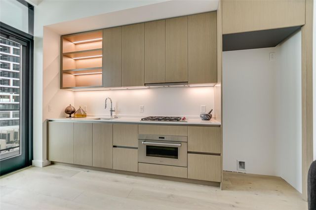 610 Davis ST 3206, Austin, TX 78701