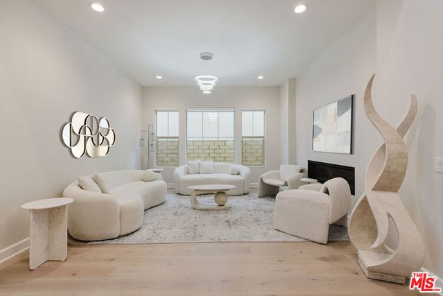 11713 Toyon Drive, Chatsworth, CA 91311