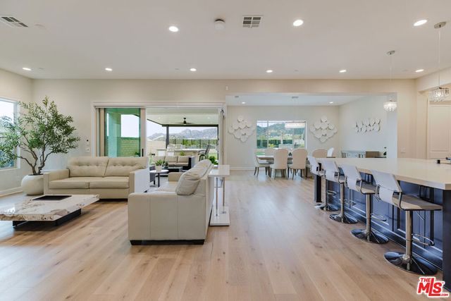 11713 Toyon Drive, Chatsworth, CA 91311